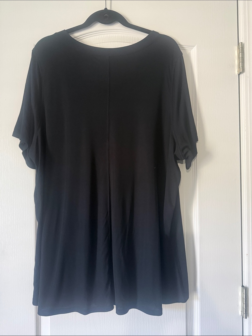 Belle by Kim Gravel Black V-Neck Short Sleeve Tee Size 3X - Picture 2 of 3